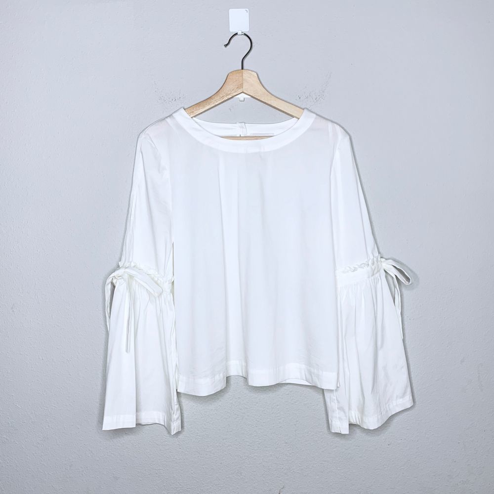 Laundry By Shelli Segal white bell sleeve blouse